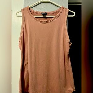 Women’s XL Rue 21 sleeveless blouse dusty rose color